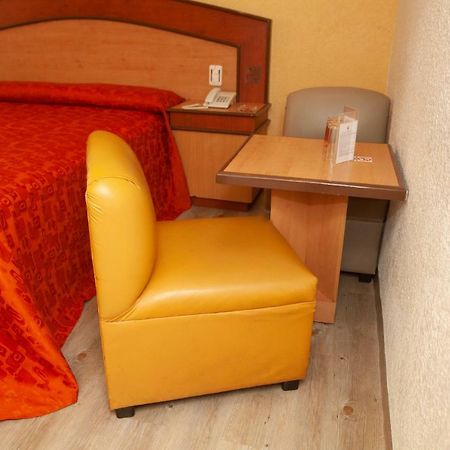 Hotel Tres Colonias - Solo Adultos เม็กซิโกซิตี้ ภายนอก รูปภาพ