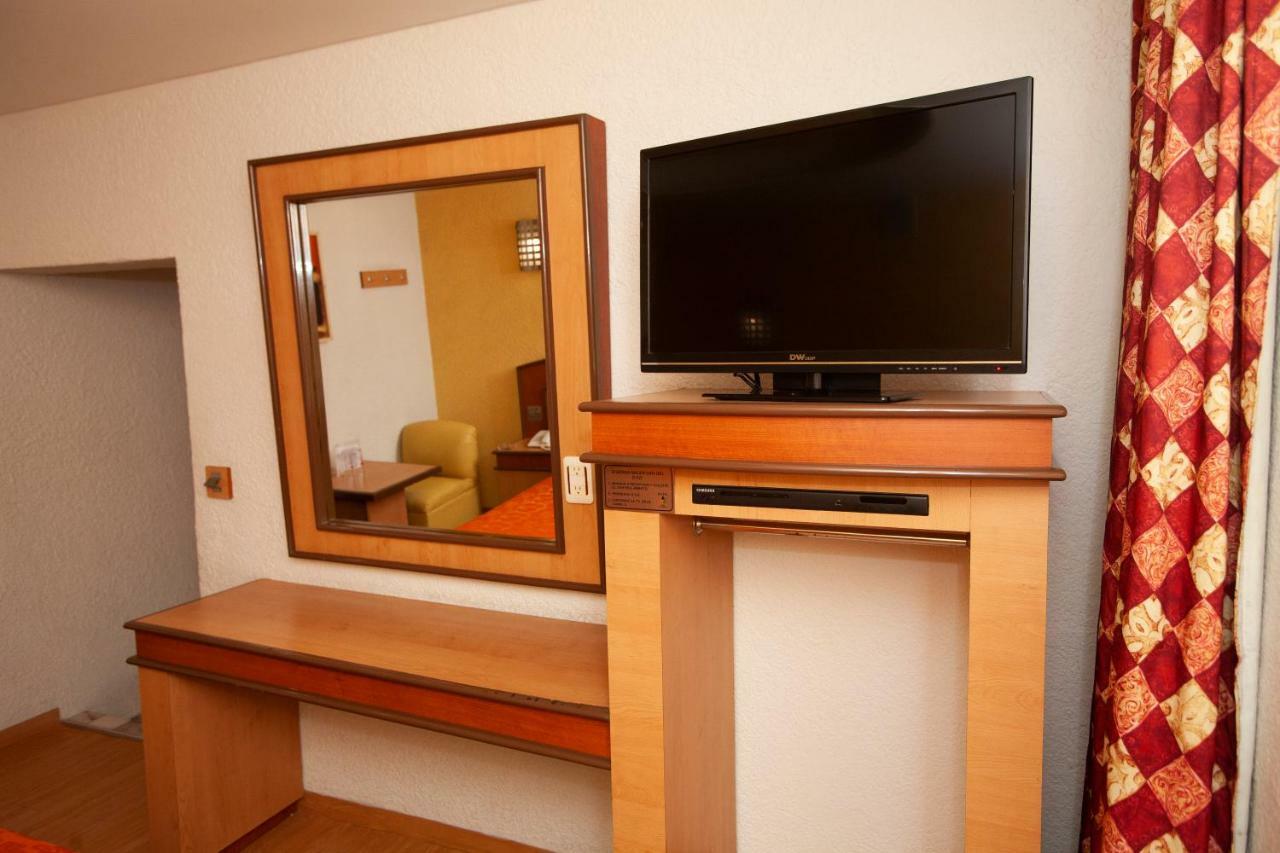 Hotel Tres Colonias - Solo Adultos เม็กซิโกซิตี้ ภายนอก รูปภาพ
