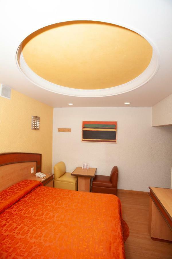Hotel Tres Colonias - Solo Adultos เม็กซิโกซิตี้ ภายนอก รูปภาพ