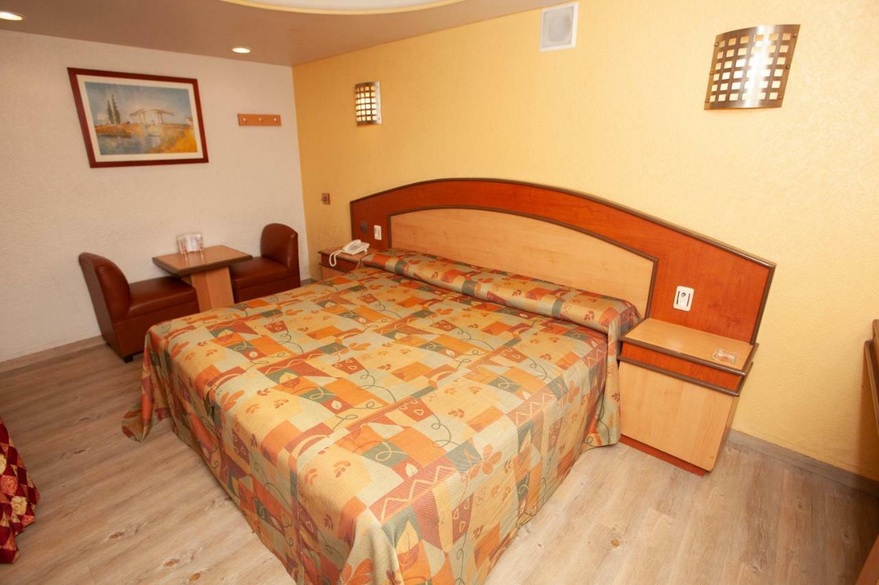 Hotel Tres Colonias - Solo Adultos เม็กซิโกซิตี้ ภายนอก รูปภาพ